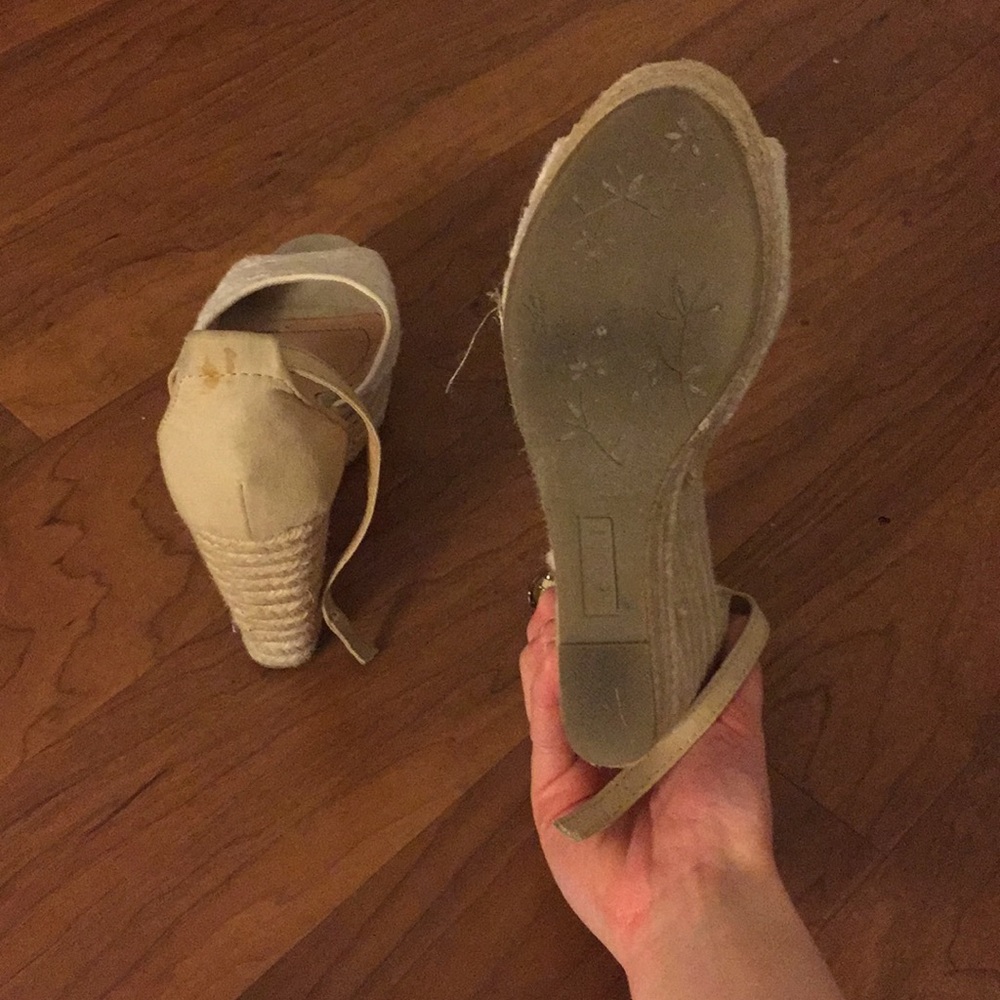 White Wedges - Picture 4 of 4